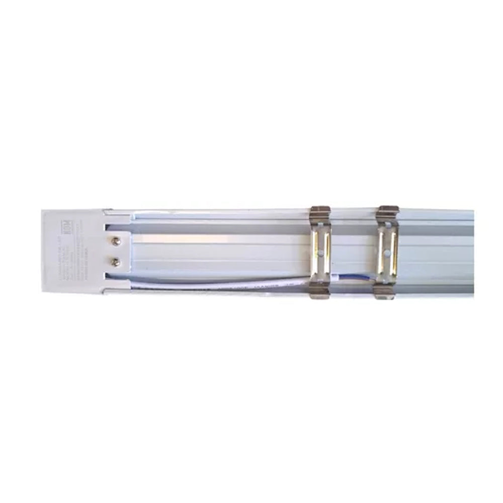 Lámpara de Techo Tipo Regleta 60 Watts 120 Cm